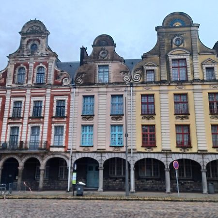 Au Coeur De La Grand Place Arras Bagian luar foto